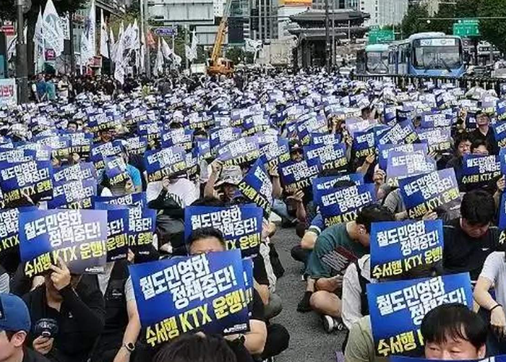 韩国铁路工会再次搁置罢工计划，就奖金支付达