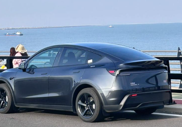 特斯拉注册与马斯克2018年薪酬方案相关的逾3亿股